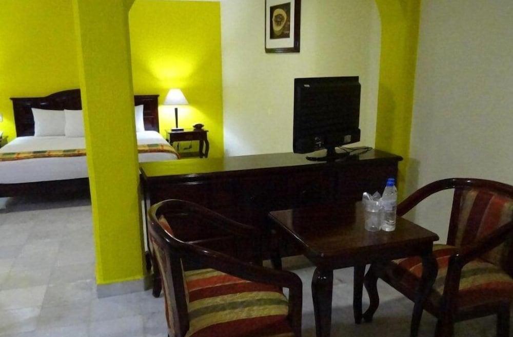 Hotel Madan Cardenas المظهر الخارجي الصورة